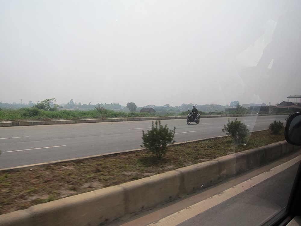 Quốc lộ 21A đoạn gần nút giao đại lộ Thăng Long